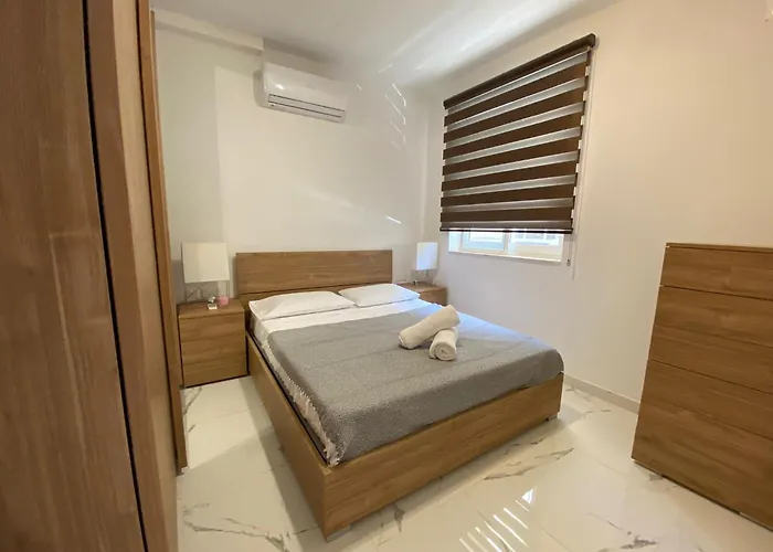 R1 Cosy Double Room In Msida Flat